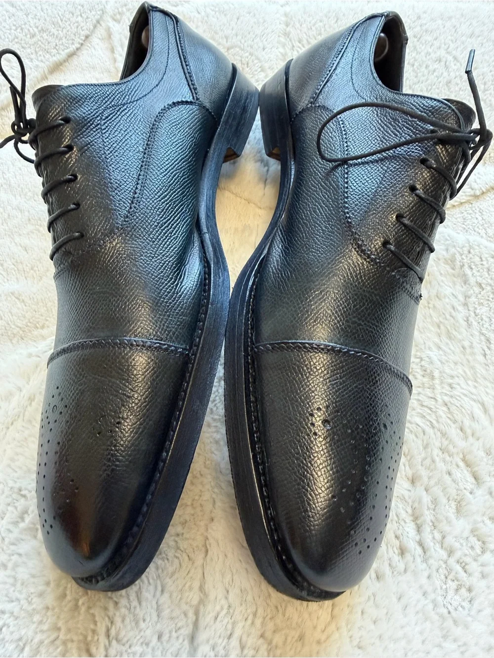 $895 Salvatore Ferragamo Classic Black Navy Blue Cap-Toe Oxford Dress Shoes 9.5